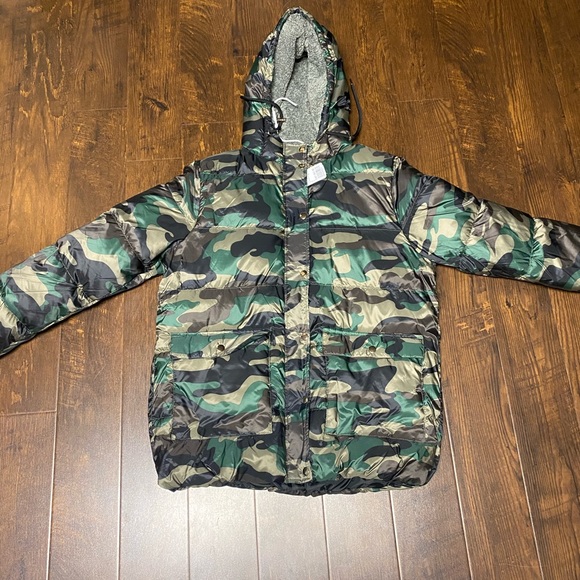 Camo bomber forever21 - Picture 3 of 3